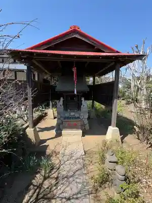稲荷社の{uncategorized: "未分類", other: "その他", undefined: "問題あり", building: "その他建物", grave: "お墓", sacred_gate: "鳥居", guardian: "狛犬", statue: "像", buddha: "仏像", history: "歴史", nature: "自然", garden: "庭園", animal: "動物", pagoda: "塔", temizu: "手水舎", mountain_gate: "山門・神門", sanctuary: "本殿・本堂", subordinate: "末社・摂社", art: "芸術", scenery: "景色", jizo: "地蔵", ema: "絵馬", goshuin: "御朱印", omikuji: "おみくじ", items: "授与品その他", amulet: "お守り", goshuincho: "御朱印帳", eats: "食事", festival: "お祭り", votive_dance: "神楽", shichigosan: "七五三参", wedding: "結婚式", experience: "体験その他", initially: "初詣", around: "周辺", anti_infection: "感染症対策"}
