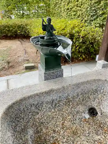 種貸社（住吉大社末社）の手水舎