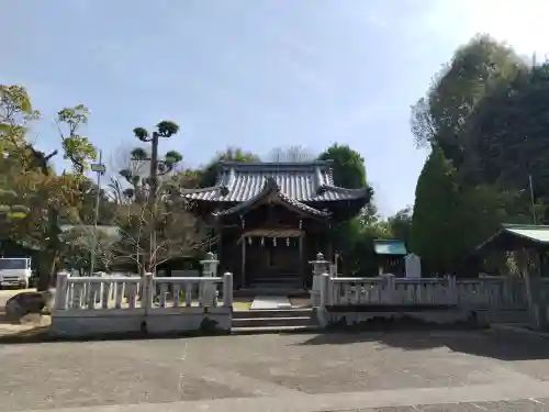 湯神社の{uncategorized: "未分類", other: "その他", undefined: "問題あり", building: "その他建物", grave: "お墓", sacred_gate: "鳥居", guardian: "狛犬", statue: "像", buddha: "仏像", history: "歴史", nature: "自然", garden: "庭園", animal: "動物", pagoda: "塔", temizu: "手水舎", mountain_gate: "山門・神門", sanctuary: "本殿・本堂", subordinate: "末社・摂社", art: "芸術", scenery: "景色", jizo: "地蔵", ema: "絵馬", goshuin: "御朱印", omikuji: "おみくじ", items: "授与品その他", amulet: "お守り", goshuincho: "御朱印帳", eats: "食事", festival: "お祭り", votive_dance: "神楽", shichigosan: "七五三参", wedding: "結婚式", experience: "体験その他", initially: "初詣", around: "周辺", anti_infection: "感染症対策"}