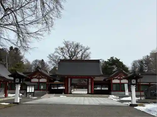 北海道護國神社の山門・神門