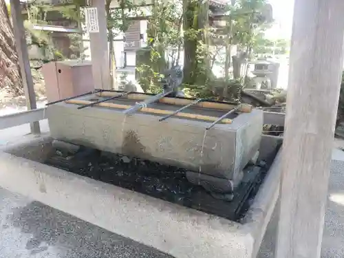 白鬚神社の手水舎