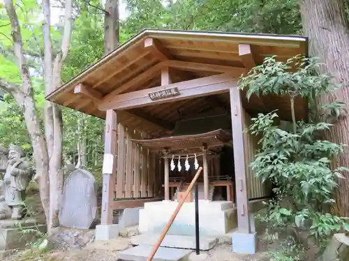 宝登山神社の末社