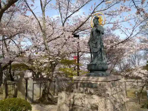 法輪寺の像