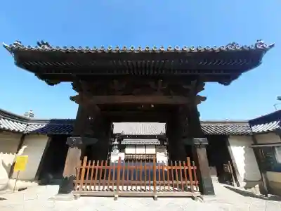 願泉寺(貝塚御坊)の{uncategorized: "未分類", other: "その他", undefined: "問題あり", building: "その他建物", grave: "お墓", sacred_gate: "鳥居", guardian: "狛犬", statue: "像", buddha: "仏像", history: "歴史", nature: "自然", garden: "庭園", animal: "動物", pagoda: "塔", temizu: "手水舎", mountain_gate: "山門・神門", sanctuary: "本殿・本堂", subordinate: "末社・摂社", art: "芸術", scenery: "景色", jizo: "地蔵", ema: "絵馬", goshuin: "御朱印", omikuji: "おみくじ", items: "授与品その他", amulet: "お守り", goshuincho: "御朱印帳", eats: "食事", festival: "お祭り", votive_dance: "神楽", shichigosan: "七五三参", wedding: "結婚式", experience: "体験その他", initially: "初詣", around: "周辺", anti_infection: "感染症対策"}