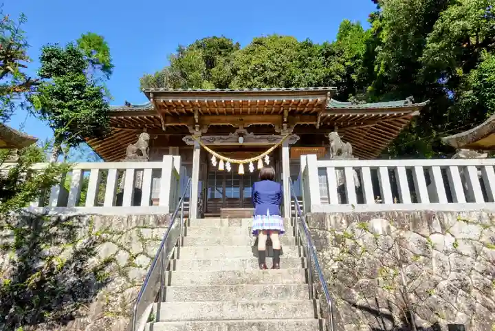 白鳥神社の本殿・本堂