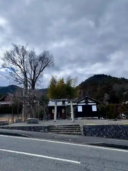 流護因神社の{uncategorized: "未分類", other: "その他", undefined: "問題あり", building: "その他建物", grave: "お墓", sacred_gate: "鳥居", guardian: "狛犬", statue: "像", buddha: "仏像", history: "歴史", nature: "自然", garden: "庭園", animal: "動物", pagoda: "塔", temizu: "手水舎", mountain_gate: "山門・神門", sanctuary: "本殿・本堂", subordinate: "末社・摂社", art: "芸術", scenery: "景色", jizo: "地蔵", ema: "絵馬", goshuin: "御朱印", omikuji: "おみくじ", items: "授与品その他", amulet: "お守り", goshuincho: "御朱印帳", eats: "食事", festival: "お祭り", votive_dance: "神楽", shichigosan: "七五三参", wedding: "結婚式", experience: "体験その他", initially: "初詣", around: "周辺", anti_infection: "感染症対策"}