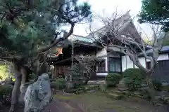 感応院の本殿