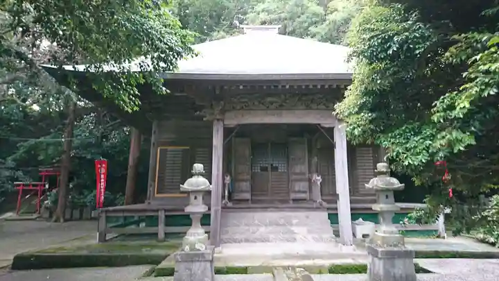 岩殿寺の本殿・本堂