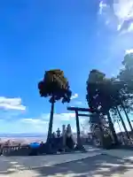 大山阿夫利神社本社の{uncategorized: "未分類", other: "その他", undefined: "問題あり", building: "その他建物", grave: "お墓", sacred_gate: "鳥居", guardian: "狛犬", statue: "像", buddha: "仏像", history: "歴史", nature: "自然", garden: "庭園", animal: "動物", pagoda: "塔", temizu: "手水舎", mountain_gate: "山門・神門", sanctuary: "本殿・本堂", subordinate: "末社・摂社", art: "芸術", scenery: "景色", jizo: "地蔵", ema: "絵馬", goshuin: "御朱印", omikuji: "おみくじ", items: "授与品その他", amulet: "お守り", goshuincho: "御朱印帳", eats: "食事", festival: "お祭り", votive_dance: "神楽", shichigosan: "七五三参", wedding: "結婚式", experience: "体験その他", initially: "初詣", around: "周辺", anti_infection: "感染症対策"}