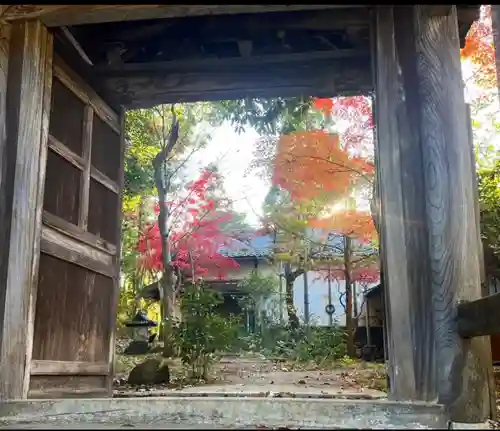 大宮八幡宮の山門・神門