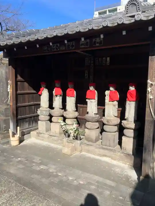 寳幢院の{uncategorized: "未分類", other: "その他", undefined: "問題あり", building: "その他建物", grave: "お墓", sacred_gate: "鳥居", guardian: "狛犬", statue: "像", buddha: "仏像", history: "歴史", nature: "自然", garden: "庭園", animal: "動物", pagoda: "塔", temizu: "手水舎", mountain_gate: "山門・神門", sanctuary: "本殿・本堂", subordinate: "末社・摂社", art: "芸術", scenery: "景色", jizo: "地蔵", ema: "絵馬", goshuin: "御朱印", omikuji: "おみくじ", items: "授与品その他", amulet: "お守り", goshuincho: "御朱印帳", eats: "食事", festival: "お祭り", votive_dance: "神楽", shichigosan: "七五三参", wedding: "結婚式", experience: "体験その他", initially: "初詣", around: "周辺", anti_infection: "感染症対策"}