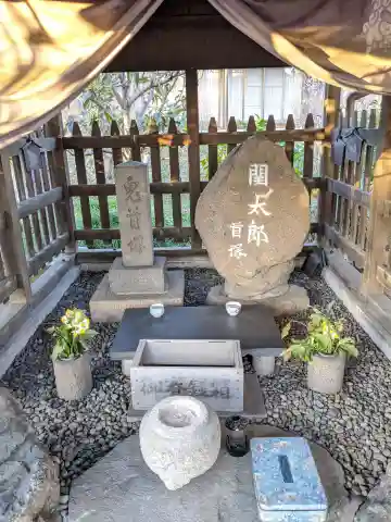 鬼の首塚の本殿・本堂