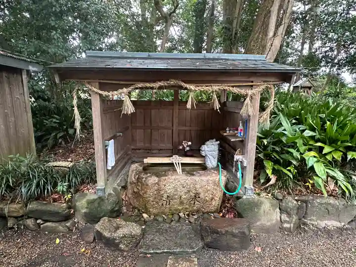 平群坐紀氏神社の手水舎