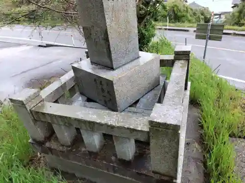 先崎神社の{uncategorized: "未分類", other: "その他", undefined: "問題あり", building: "その他建物", grave: "お墓", sacred_gate: "鳥居", guardian: "狛犬", statue: "像", buddha: "仏像", history: "歴史", nature: "自然", garden: "庭園", animal: "動物", pagoda: "塔", temizu: "手水舎", mountain_gate: "山門・神門", sanctuary: "本殿・本堂", subordinate: "末社・摂社", art: "芸術", scenery: "景色", jizo: "地蔵", ema: "絵馬", goshuin: "御朱印", omikuji: "おみくじ", items: "授与品その他", amulet: "お守り", goshuincho: "御朱印帳", eats: "食事", festival: "お祭り", votive_dance: "神楽", shichigosan: "七五三参", wedding: "結婚式", experience: "体験その他", initially: "初詣", around: "周辺", anti_infection: "感染症対策"}