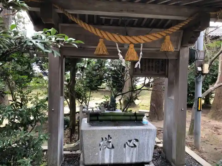 本村井神社の手水舎