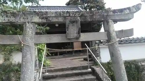 百体神社の鳥居