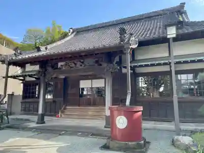 良長院の{uncategorized: "未分類", other: "その他", undefined: "問題あり", building: "その他建物", grave: "お墓", sacred_gate: "鳥居", guardian: "狛犬", statue: "像", buddha: "仏像", history: "歴史", nature: "自然", garden: "庭園", animal: "動物", pagoda: "塔", temizu: "手水舎", mountain_gate: "山門・神門", sanctuary: "本殿・本堂", subordinate: "末社・摂社", art: "芸術", scenery: "景色", jizo: "地蔵", ema: "絵馬", goshuin: "御朱印", omikuji: "おみくじ", items: "授与品その他", amulet: "お守り", goshuincho: "御朱印帳", eats: "食事", festival: "お祭り", votive_dance: "神楽", shichigosan: "七五三参", wedding: "結婚式", experience: "体験その他", initially: "初詣", around: "周辺", anti_infection: "感染症対策"}