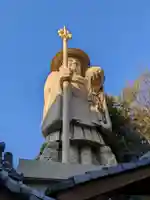 勝満山 崇彦寺の像