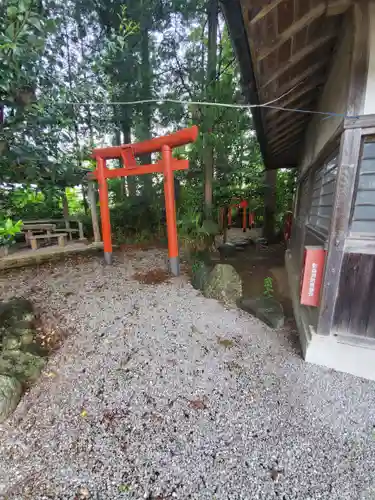 椿森諏訪神社の鳥居