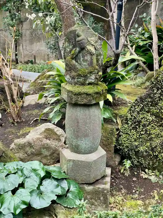 積徳寺の{uncategorized: "未分類", other: "その他", undefined: "問題あり", building: "その他建物", grave: "お墓", sacred_gate: "鳥居", guardian: "狛犬", statue: "像", buddha: "仏像", history: "歴史", nature: "自然", garden: "庭園", animal: "動物", pagoda: "塔", temizu: "手水舎", mountain_gate: "山門・神門", sanctuary: "本殿・本堂", subordinate: "末社・摂社", art: "芸術", scenery: "景色", jizo: "地蔵", ema: "絵馬", goshuin: "御朱印", omikuji: "おみくじ", items: "授与品その他", amulet: "お守り", goshuincho: "御朱印帳", eats: "食事", festival: "お祭り", votive_dance: "神楽", shichigosan: "七五三参", wedding: "結婚式", experience: "体験その他", initially: "初詣", around: "周辺", anti_infection: "感染症対策"}