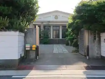 覚岸寺の本殿・本堂