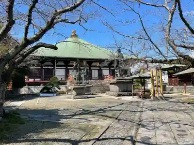 長勝寺の{uncategorized: "未分類", other: "その他", undefined: "問題あり", building: "その他建物", grave: "お墓", sacred_gate: "鳥居", guardian: "狛犬", statue: "像", buddha: "仏像", history: "歴史", nature: "自然", garden: "庭園", animal: "動物", pagoda: "塔", temizu: "手水舎", mountain_gate: "山門・神門", sanctuary: "本殿・本堂", subordinate: "末社・摂社", art: "芸術", scenery: "景色", jizo: "地蔵", ema: "絵馬", goshuin: "御朱印", omikuji: "おみくじ", items: "授与品その他", amulet: "お守り", goshuincho: "御朱印帳", eats: "食事", festival: "お祭り", votive_dance: "神楽", shichigosan: "七五三参", wedding: "結婚式", experience: "体験その他", initially: "初詣", around: "周辺", anti_infection: "感染症対策"}