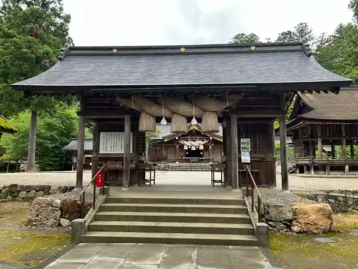 熊野大社の{uncategorized: "未分類", other: "その他", undefined: "問題あり", building: "その他建物", grave: "お墓", sacred_gate: "鳥居", guardian: "狛犬", statue: "像", buddha: "仏像", history: "歴史", nature: "自然", garden: "庭園", animal: "動物", pagoda: "塔", temizu: "手水舎", mountain_gate: "山門・神門", sanctuary: "本殿・本堂", subordinate: "末社・摂社", art: "芸術", scenery: "景色", jizo: "地蔵", ema: "絵馬", goshuin: "御朱印", omikuji: "おみくじ", items: "授与品その他", amulet: "お守り", goshuincho: "御朱印帳", eats: "食事", festival: "お祭り", votive_dance: "神楽", shichigosan: "七五三参", wedding: "結婚式", experience: "体験その他", initially: "初詣", around: "周辺", anti_infection: "感染症対策"}