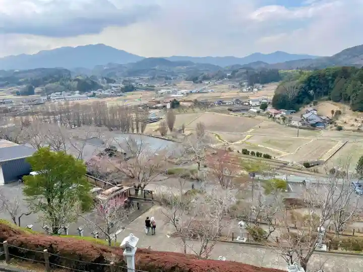 常陸国出雲大社の{uncategorized: "未分類", other: "その他", undefined: "問題あり", building: "その他建物", grave: "お墓", sacred_gate: "鳥居", guardian: "狛犬", statue: "像", buddha: "仏像", history: "歴史", nature: "自然", garden: "庭園", animal: "動物", pagoda: "塔", temizu: "手水舎", mountain_gate: "山門・神門", sanctuary: "本殿・本堂", subordinate: "末社・摂社", art: "芸術", scenery: "景色", jizo: "地蔵", ema: "絵馬", goshuin: "御朱印", omikuji: "おみくじ", items: "授与品その他", amulet: "お守り", goshuincho: "御朱印帳", eats: "食事", festival: "お祭り", votive_dance: "神楽", shichigosan: "七五三参", wedding: "結婚式", experience: "体験その他", initially: "初詣", around: "周辺", anti_infection: "感染症対策"}