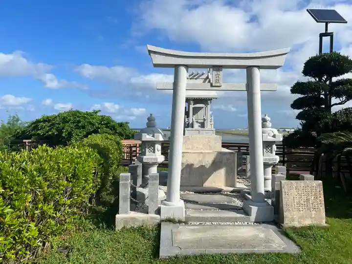 瀬長島龍宮社(沖縄県)