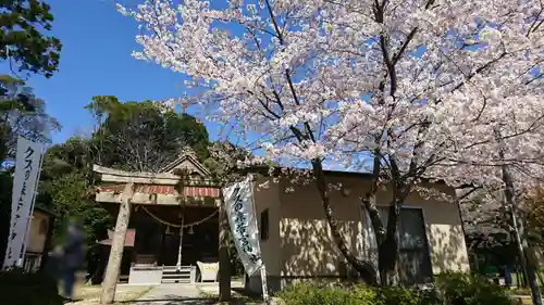 クスの森若宮神社の鳥居