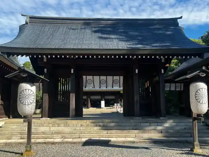 吉野神宮の{uncategorized: "未分類", other: "その他", undefined: "問題あり", building: "その他建物", grave: "お墓", sacred_gate: "鳥居", guardian: "狛犬", statue: "像", buddha: "仏像", history: "歴史", nature: "自然", garden: "庭園", animal: "動物", pagoda: "塔", temizu: "手水舎", mountain_gate: "山門・神門", sanctuary: "本殿・本堂", subordinate: "末社・摂社", art: "芸術", scenery: "景色", jizo: "地蔵", ema: "絵馬", goshuin: "御朱印", omikuji: "おみくじ", items: "授与品その他", amulet: "お守り", goshuincho: "御朱印帳", eats: "食事", festival: "お祭り", votive_dance: "神楽", shichigosan: "七五三参", wedding: "結婚式", experience: "体験その他", initially: "初詣", around: "周辺", anti_infection: "感染症対策"}