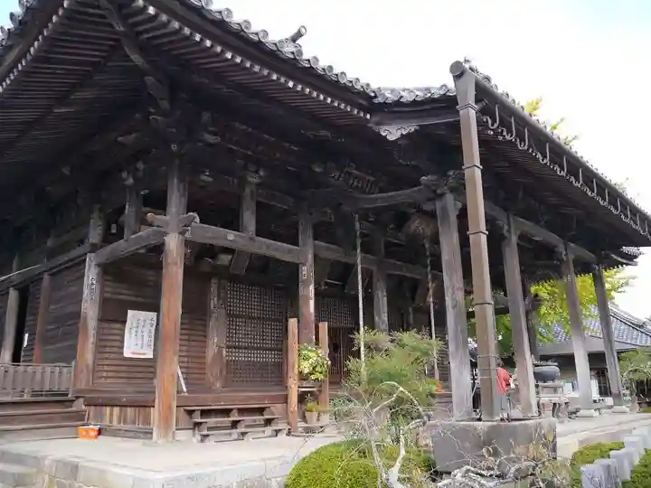 穴太寺の本殿・本堂