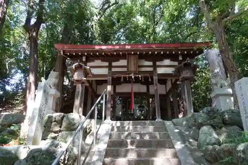 石寸山口神社の本殿