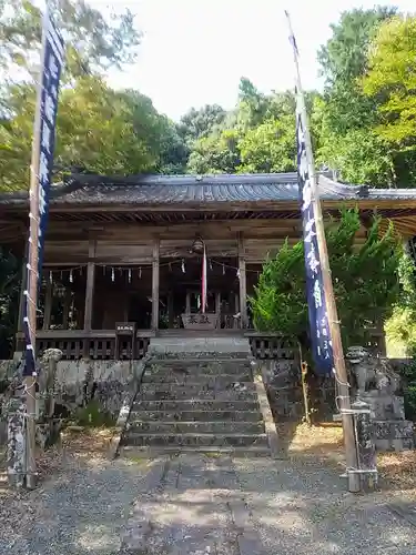 潮見神社の本殿