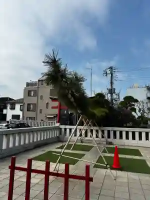 東京羽田 穴守稲荷神社の{uncategorized: "未分類", other: "その他", undefined: "問題あり", building: "その他建物", grave: "お墓", sacred_gate: "鳥居", guardian: "狛犬", statue: "像", buddha: "仏像", history: "歴史", nature: "自然", garden: "庭園", animal: "動物", pagoda: "塔", temizu: "手水舎", mountain_gate: "山門・神門", sanctuary: "本殿・本堂", subordinate: "末社・摂社", art: "芸術", scenery: "景色", jizo: "地蔵", ema: "絵馬", goshuin: "御朱印", omikuji: "おみくじ", items: "授与品その他", amulet: "お守り", goshuincho: "御朱印帳", eats: "食事", festival: "お祭り", votive_dance: "神楽", shichigosan: "七五三参", wedding: "結婚式", experience: "体験その他", initially: "初詣", around: "周辺", anti_infection: "感染症対策"}