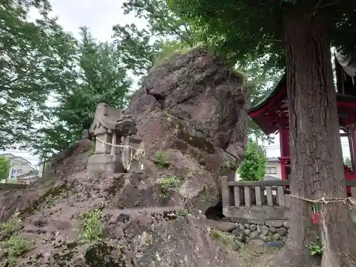 岩神稲荷神社の末社・摂社