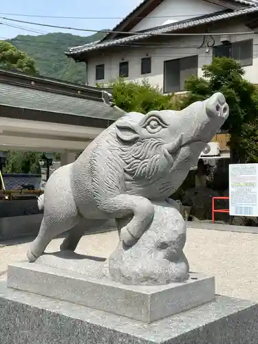 足立山妙見宮の狛犬