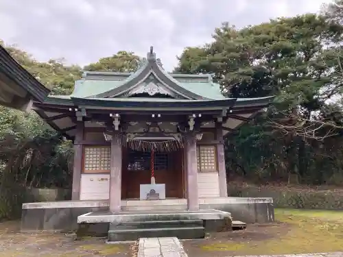 吉谷神社の{uncategorized: "未分類", other: "その他", undefined: "問題あり", building: "その他建物", grave: "お墓", sacred_gate: "鳥居", guardian: "狛犬", statue: "像", buddha: "仏像", history: "歴史", nature: "自然", garden: "庭園", animal: "動物", pagoda: "塔", temizu: "手水舎", mountain_gate: "山門・神門", sanctuary: "本殿・本堂", subordinate: "末社・摂社", art: "芸術", scenery: "景色", jizo: "地蔵", ema: "絵馬", goshuin: "御朱印", omikuji: "おみくじ", items: "授与品その他", amulet: "お守り", goshuincho: "御朱印帳", eats: "食事", festival: "お祭り", votive_dance: "神楽", shichigosan: "七五三参", wedding: "結婚式", experience: "体験その他", initially: "初詣", around: "周辺", anti_infection: "感染症対策"}