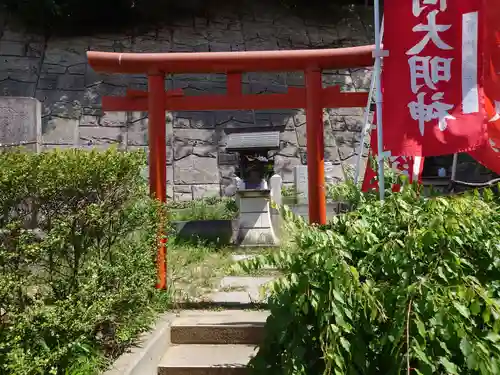 若宮八幡宮の末社