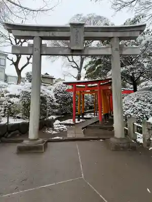 乙女稲荷神社の{uncategorized: "未分類", other: "その他", undefined: "問題あり", building: "その他建物", grave: "お墓", sacred_gate: "鳥居", guardian: "狛犬", statue: "像", buddha: "仏像", history: "歴史", nature: "自然", garden: "庭園", animal: "動物", pagoda: "塔", temizu: "手水舎", mountain_gate: "山門・神門", sanctuary: "本殿・本堂", subordinate: "末社・摂社", art: "芸術", scenery: "景色", jizo: "地蔵", ema: "絵馬", goshuin: "御朱印", omikuji: "おみくじ", items: "授与品その他", amulet: "お守り", goshuincho: "御朱印帳", eats: "食事", festival: "お祭り", votive_dance: "神楽", shichigosan: "七五三参", wedding: "結婚式", experience: "体験その他", initially: "初詣", around: "周辺", anti_infection: "感染症対策"}