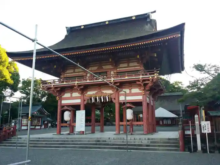 津島神社の山門・神門