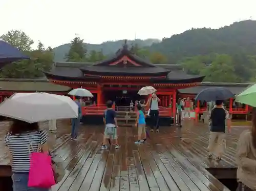 厳島神社の本殿