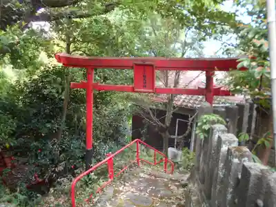 古麓稲荷神社の末社・摂社