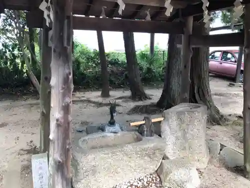 鴨山口神社の手水舎