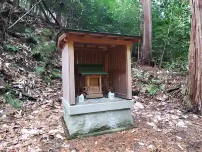 國狭槌神社の{uncategorized: "未分類", other: "その他", undefined: "問題あり", building: "その他建物", grave: "お墓", sacred_gate: "鳥居", guardian: "狛犬", statue: "像", buddha: "仏像", history: "歴史", nature: "自然", garden: "庭園", animal: "動物", pagoda: "塔", temizu: "手水舎", mountain_gate: "山門・神門", sanctuary: "本殿・本堂", subordinate: "末社・摂社", art: "芸術", scenery: "景色", jizo: "地蔵", ema: "絵馬", goshuin: "御朱印", omikuji: "おみくじ", items: "授与品その他", amulet: "お守り", goshuincho: "御朱印帳", eats: "食事", festival: "お祭り", votive_dance: "神楽", shichigosan: "七五三参", wedding: "結婚式", experience: "体験その他", initially: "初詣", around: "周辺", anti_infection: "感染症対策"}