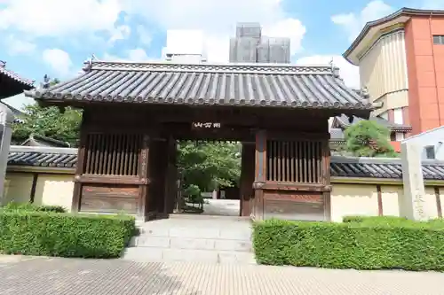 東長寺の山門