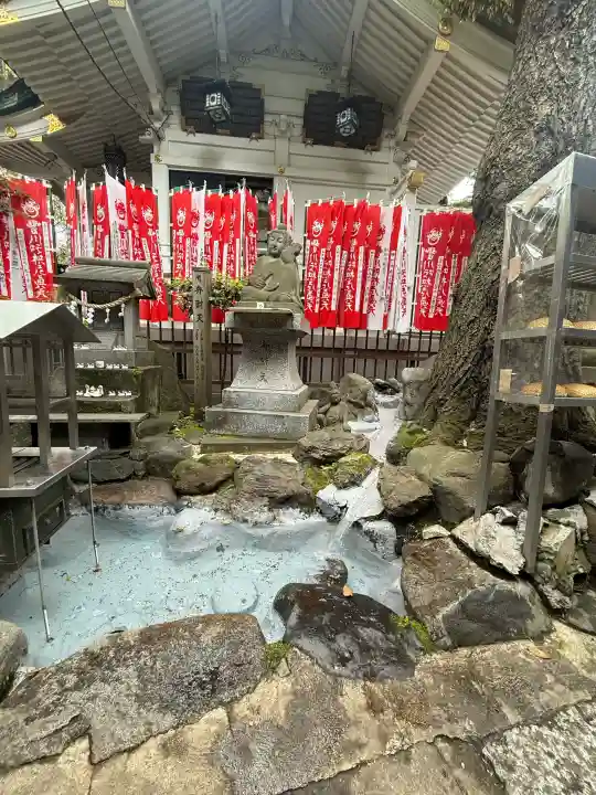 豊川稲荷東京別院の{uncategorized: "未分類", other: "その他", undefined: "問題あり", building: "その他建物", grave: "お墓", sacred_gate: "鳥居", guardian: "狛犬", statue: "像", buddha: "仏像", history: "歴史", nature: "自然", garden: "庭園", animal: "動物", pagoda: "塔", temizu: "手水舎", mountain_gate: "山門・神門", sanctuary: "本殿・本堂", subordinate: "末社・摂社", art: "芸術", scenery: "景色", jizo: "地蔵", ema: "絵馬", goshuin: "御朱印", omikuji: "おみくじ", items: "授与品その他", amulet: "お守り", goshuincho: "御朱印帳", eats: "食事", festival: "お祭り", votive_dance: "神楽", shichigosan: "七五三参", wedding: "結婚式", experience: "体験その他", initially: "初詣", around: "周辺", anti_infection: "感染症対策"}