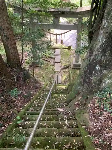 諏訪神社の鳥居