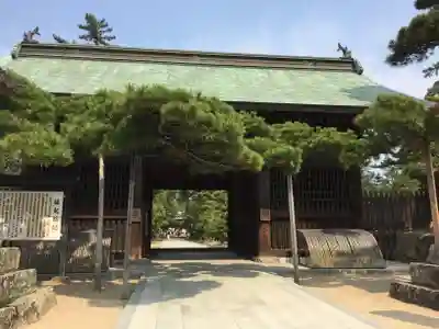 讃岐國分寺の山門・神門