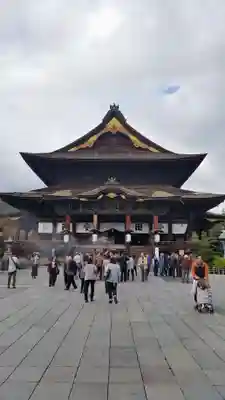 善光寺大勧進の本殿・本堂